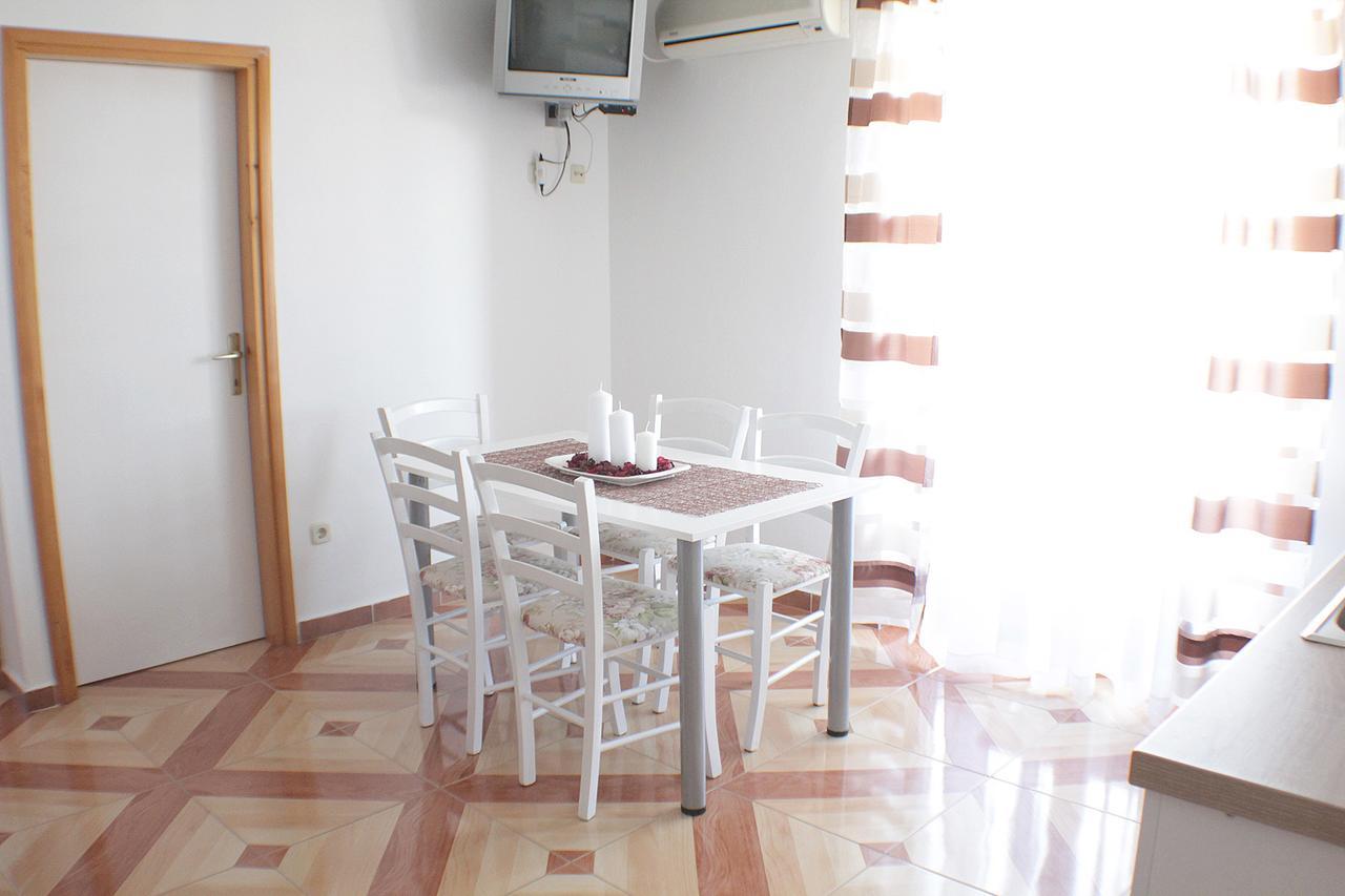 Apartmani Adrijan Krk Krk Town Exterior foto